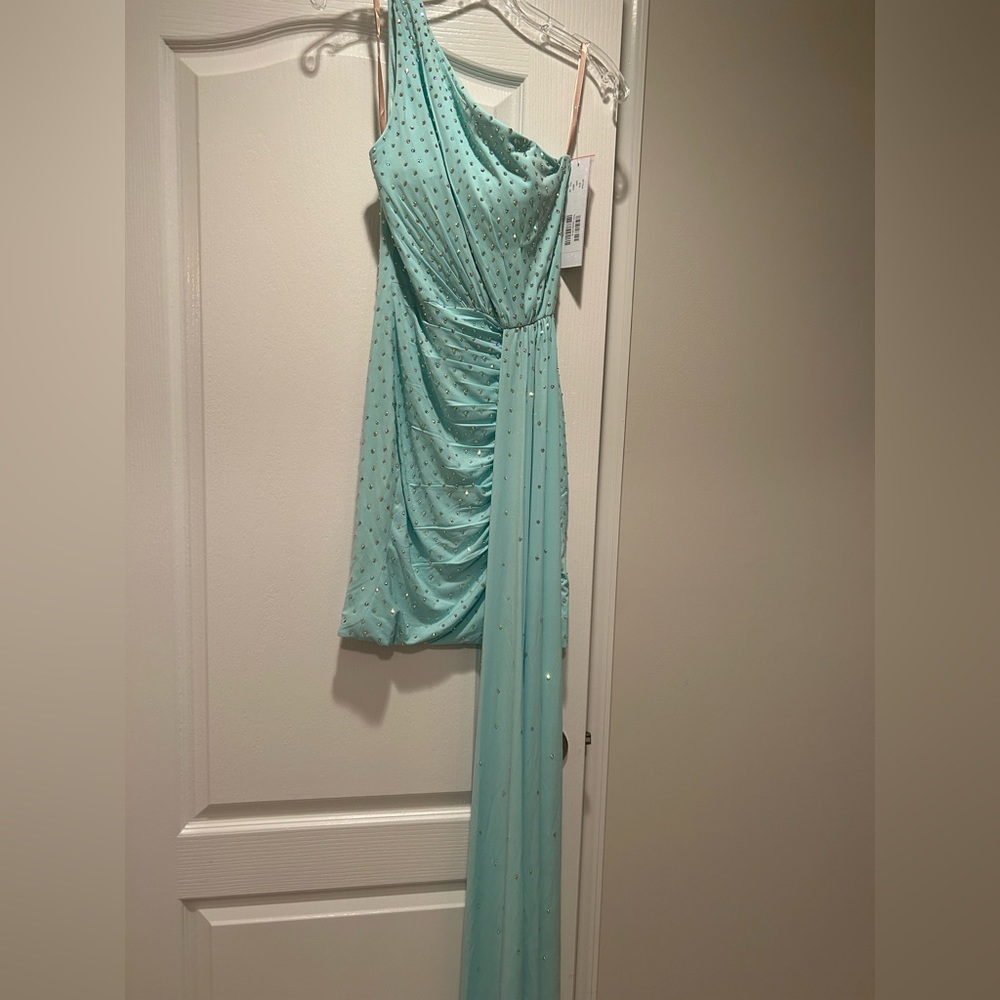 Beautiful Jovani dress with built in cups